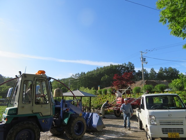 20180723最北のハス池 準備2.jpg